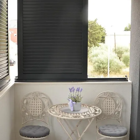 Laura Apartament